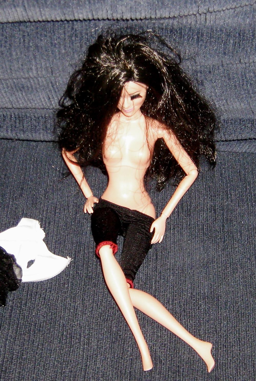 10P Dahlia - test shoot 02 - stripping doll