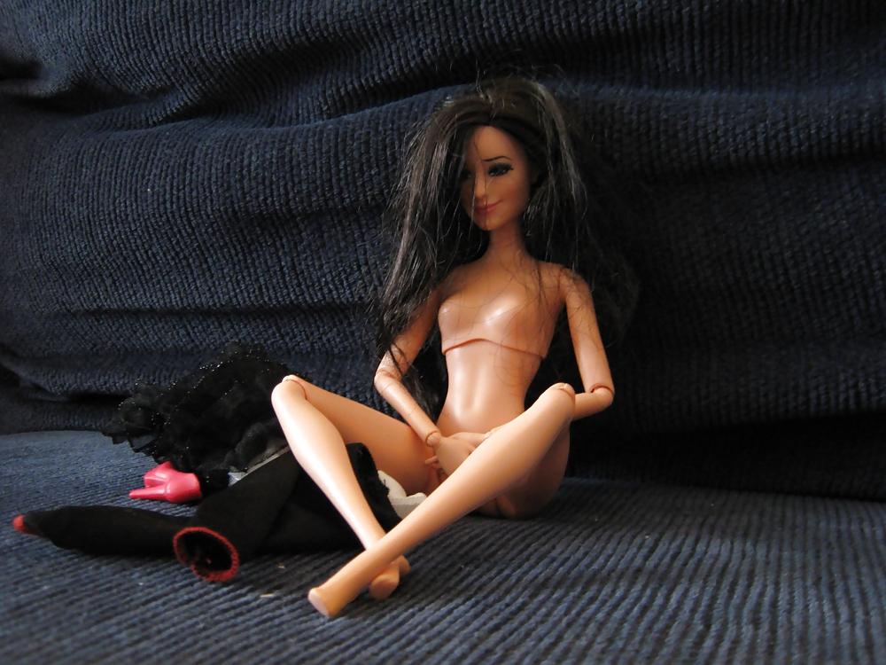 10P Dahlia - test shoot 02 - stripping doll