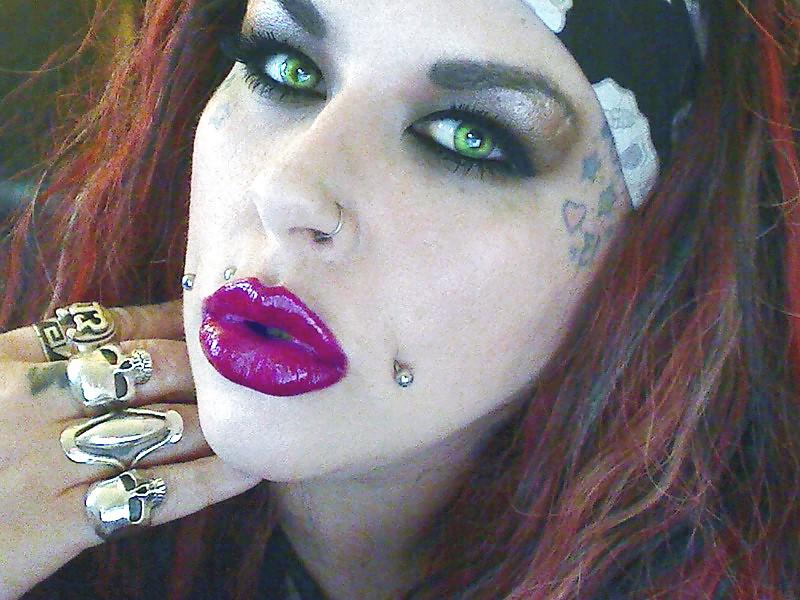 25P Heavy makeup and long nails