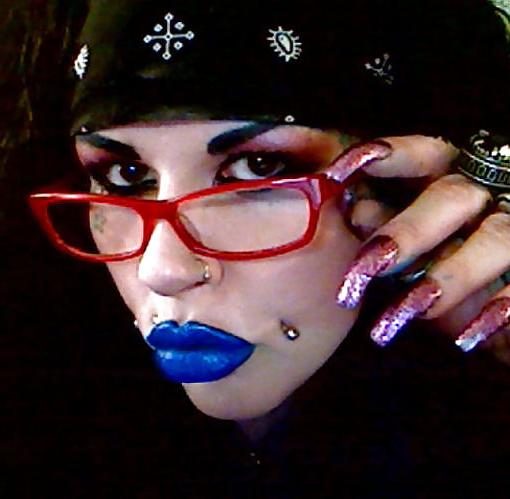 25P Heavy makeup and long nails