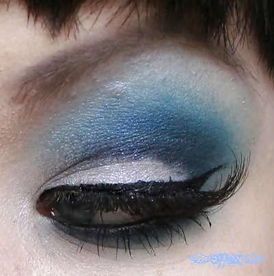 25P Heavy makeup and long nails