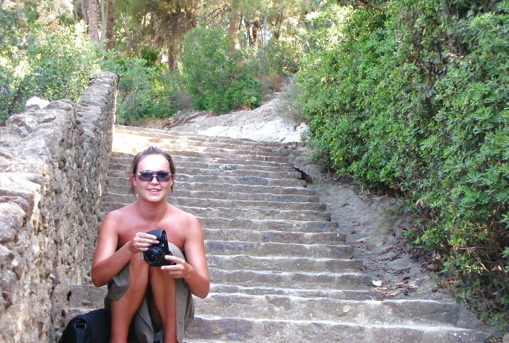 25P Some  hot babe some mature nude on the beach