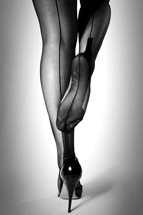 15P Feet lovers...