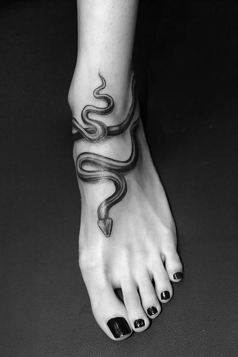 15P Feet lovers...