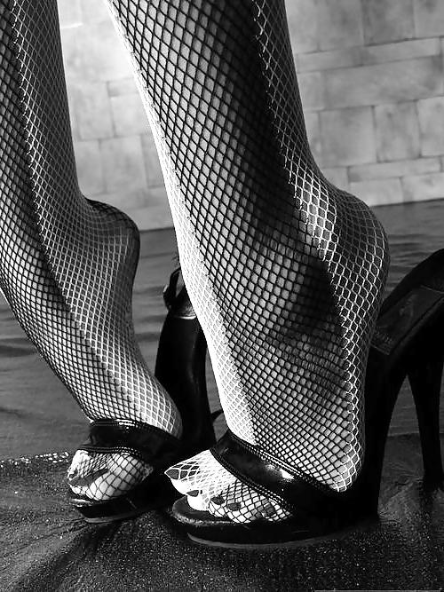 15P Feet lovers...