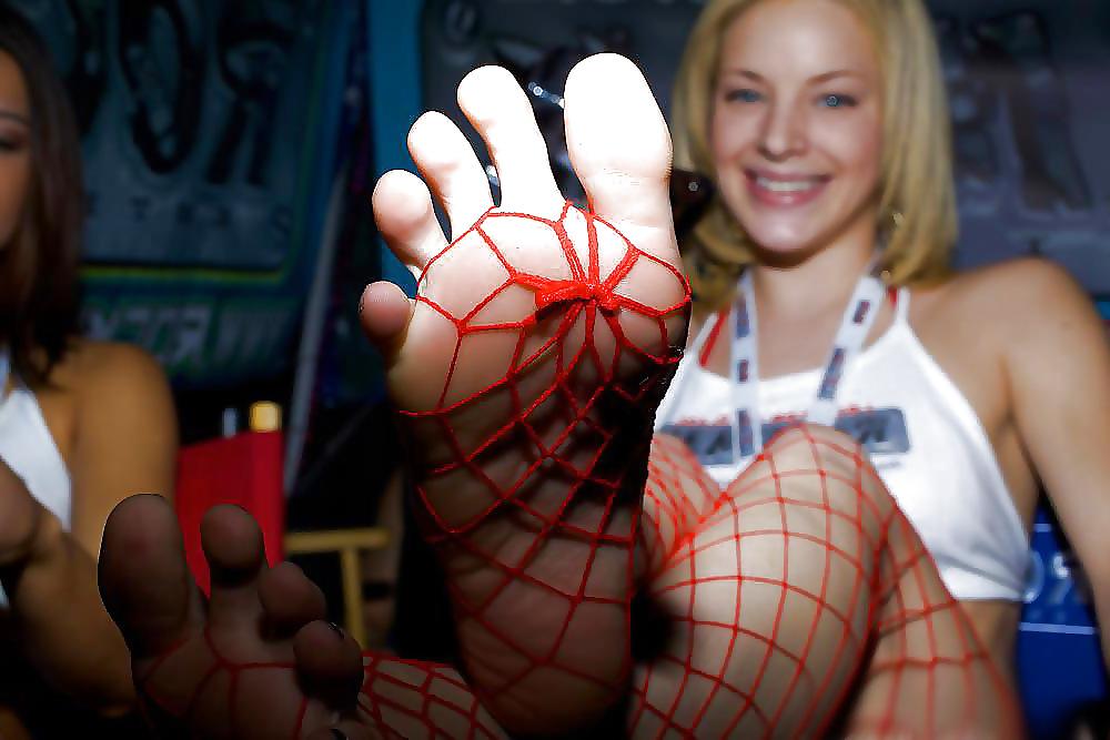 25P Great feet pics from all over the net.