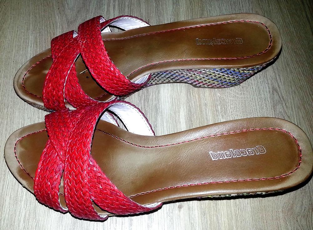 6P For Lovers of ugly smelly stinky womans footwear