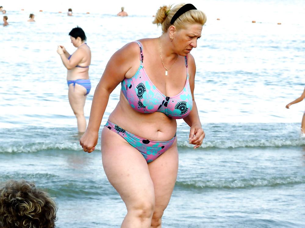 18P Russian woman with big boobs on the beach!