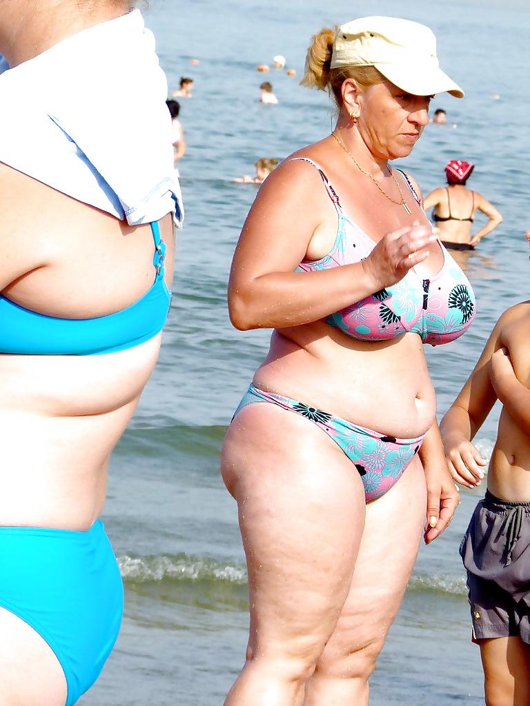 18P Russian woman with big boobs on the beach!