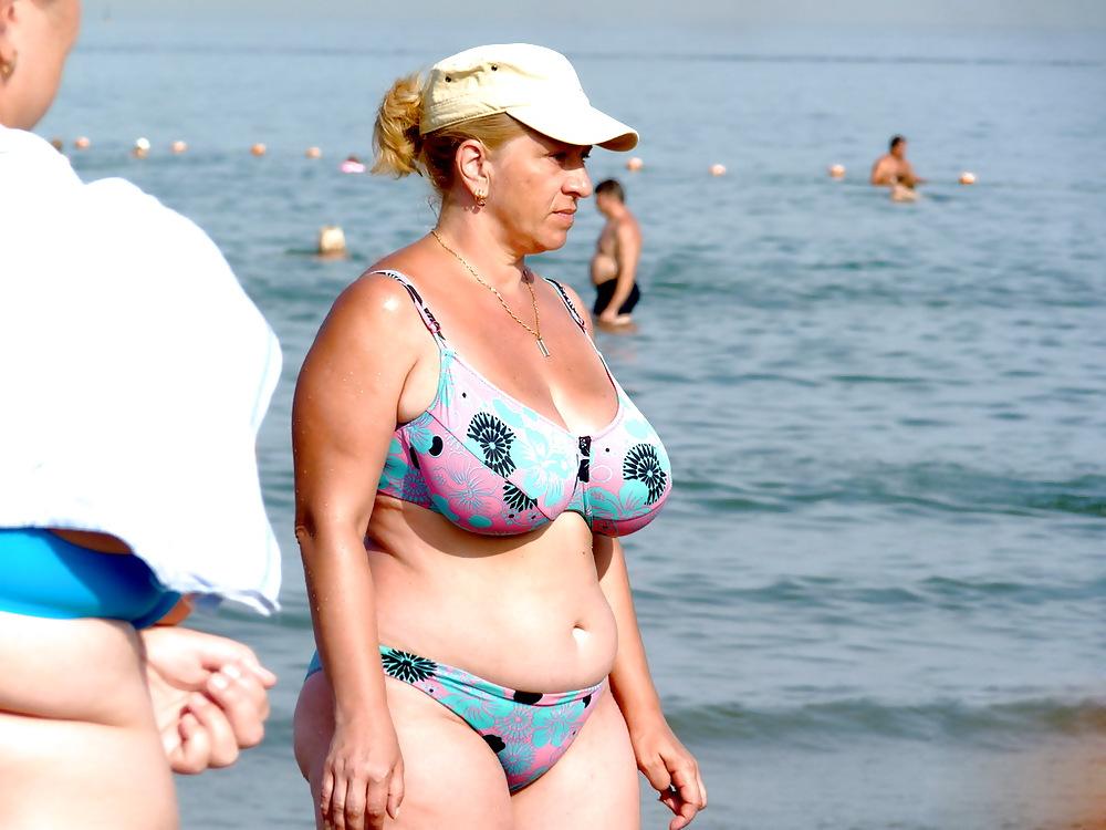 18P Russian woman with big boobs on the beach!