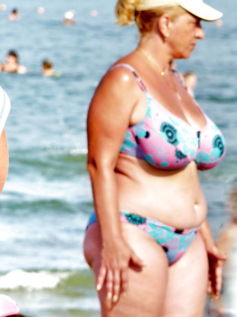 18P Russian woman with big boobs on the beach!