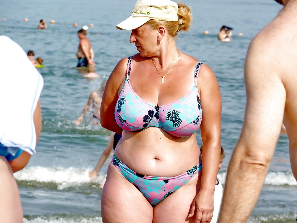 18P Russian woman with big boobs on the beach!