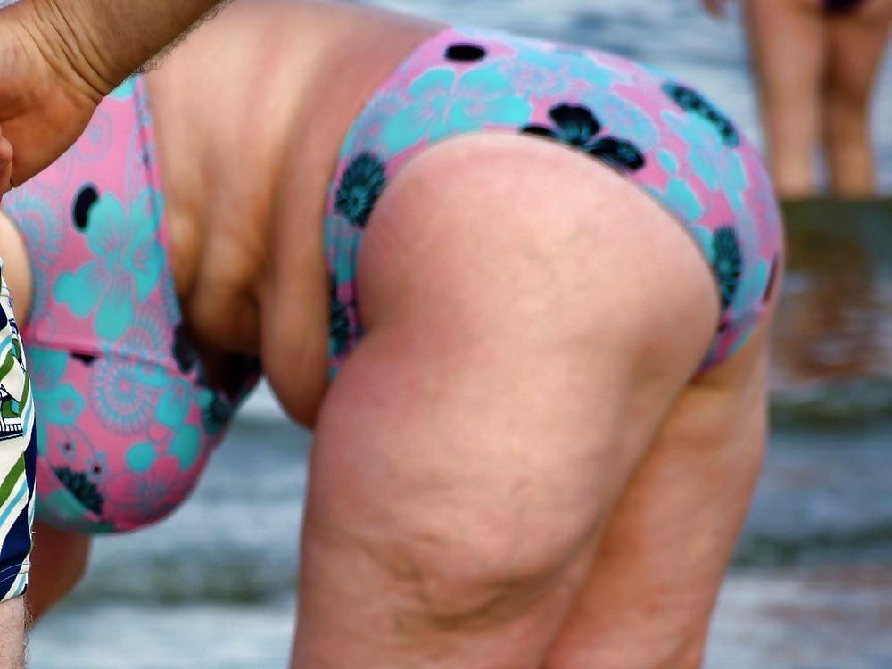 18P Russian woman with big boobs on the beach!
