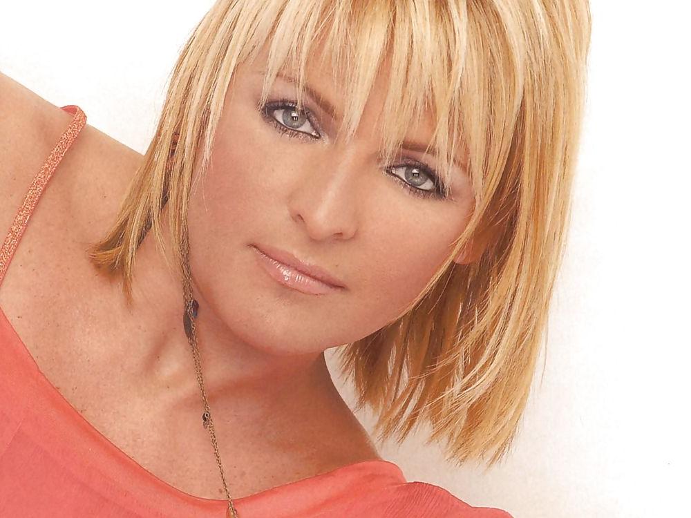 25P Dutch celeb milf, Caroline tensen 