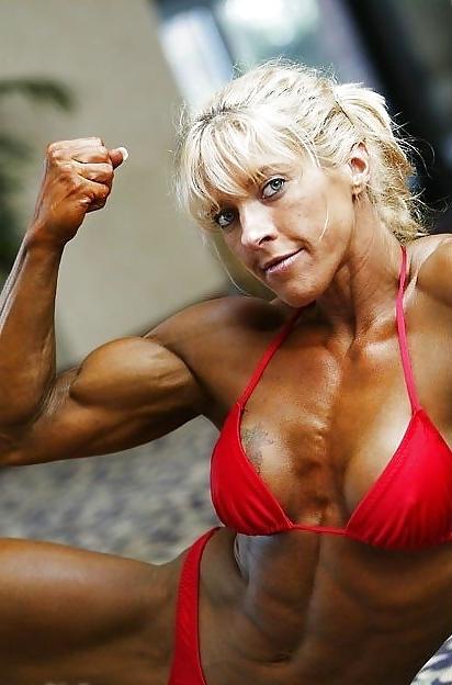 25P Hot Female Bodybuilders