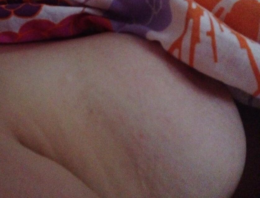 6P Pokies, nipple slip