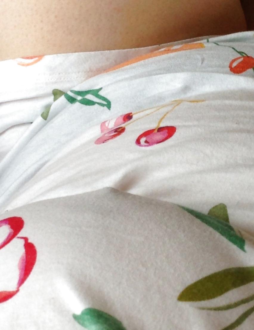 6P Pokies, nipple slip