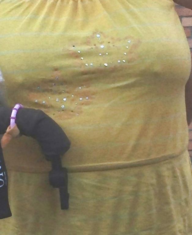 6P Pokies, nipple slip