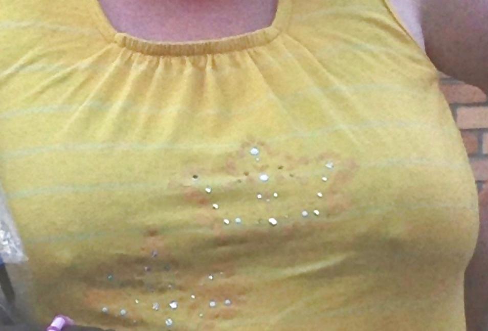 6P Pokies, nipple slip