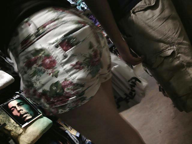 15P Public ass and leg shots