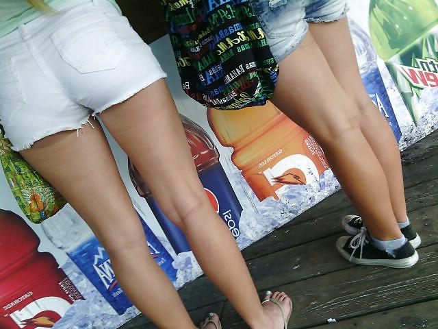 15P Public ass and leg shots
