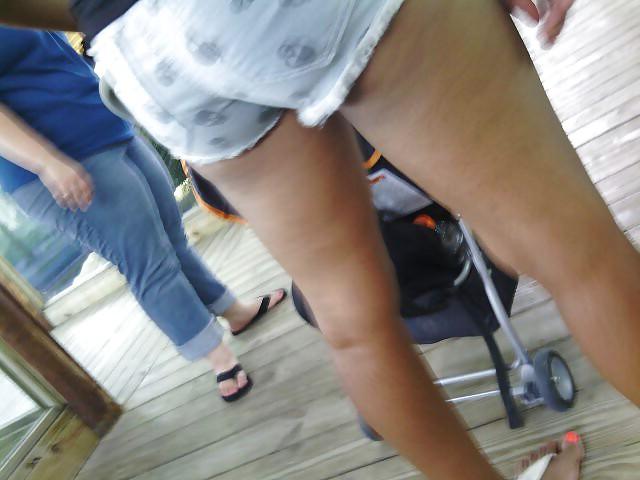 18P Public ass and leg shots