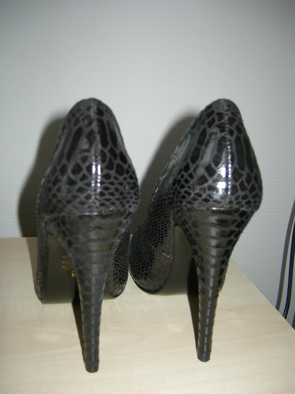 18P Heels and penis 4