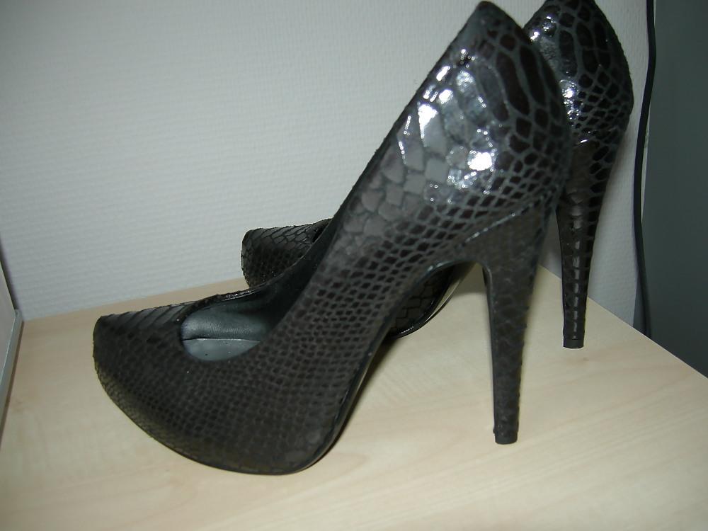 18P Heels and penis 4