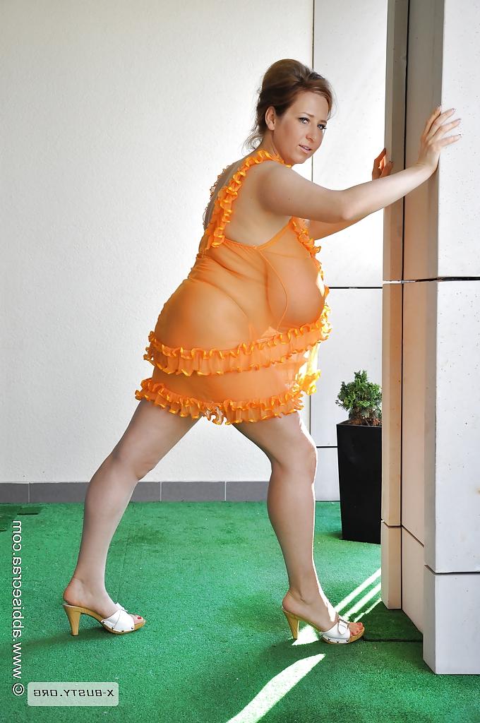 25P Abbi Secraa - Breasts In The Morning