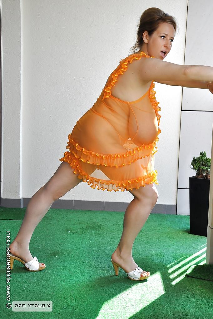 25P Abbi Secraa - Breasts In The Morning
