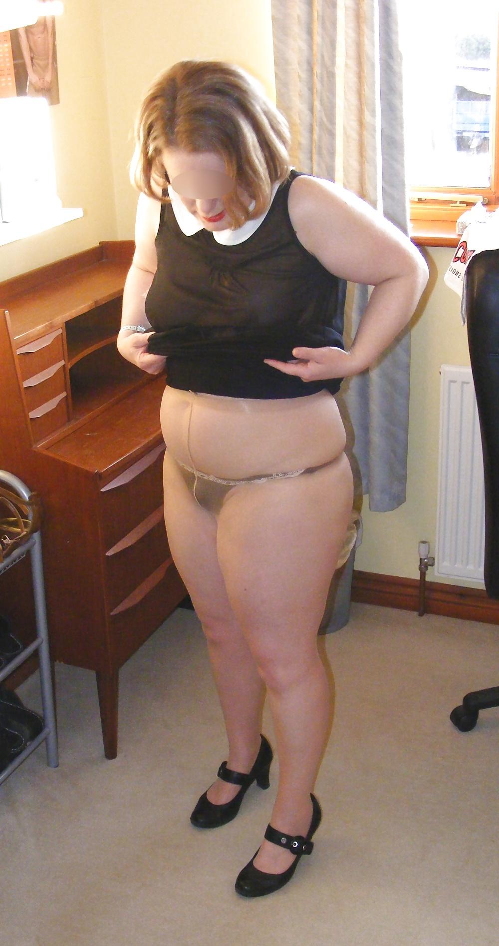 25P Slutty secretary getting teady for fetish party