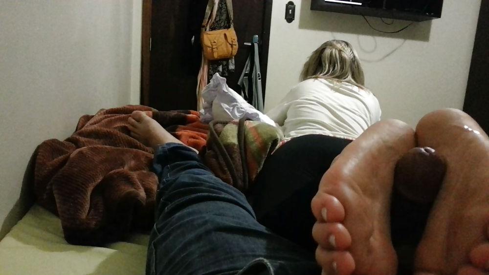25P Her nails and soles 