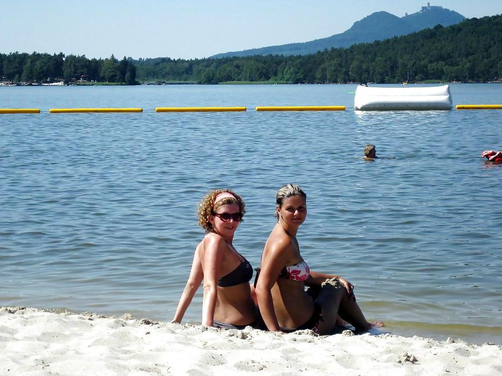 25P Mädchen im Urlaub