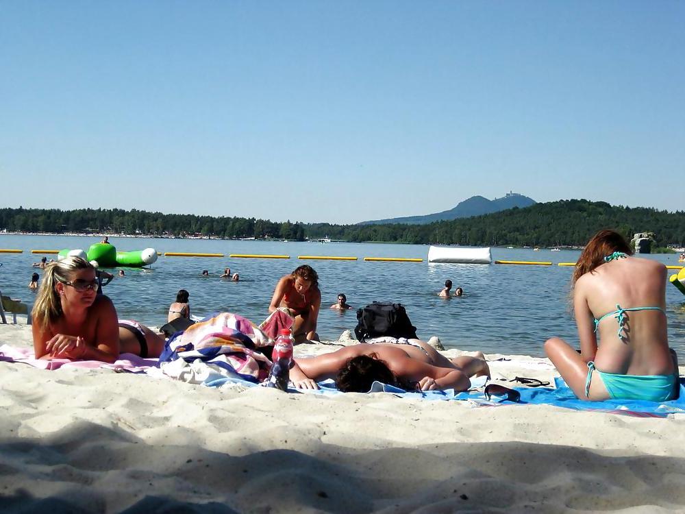25P Mädchen im Urlaub
