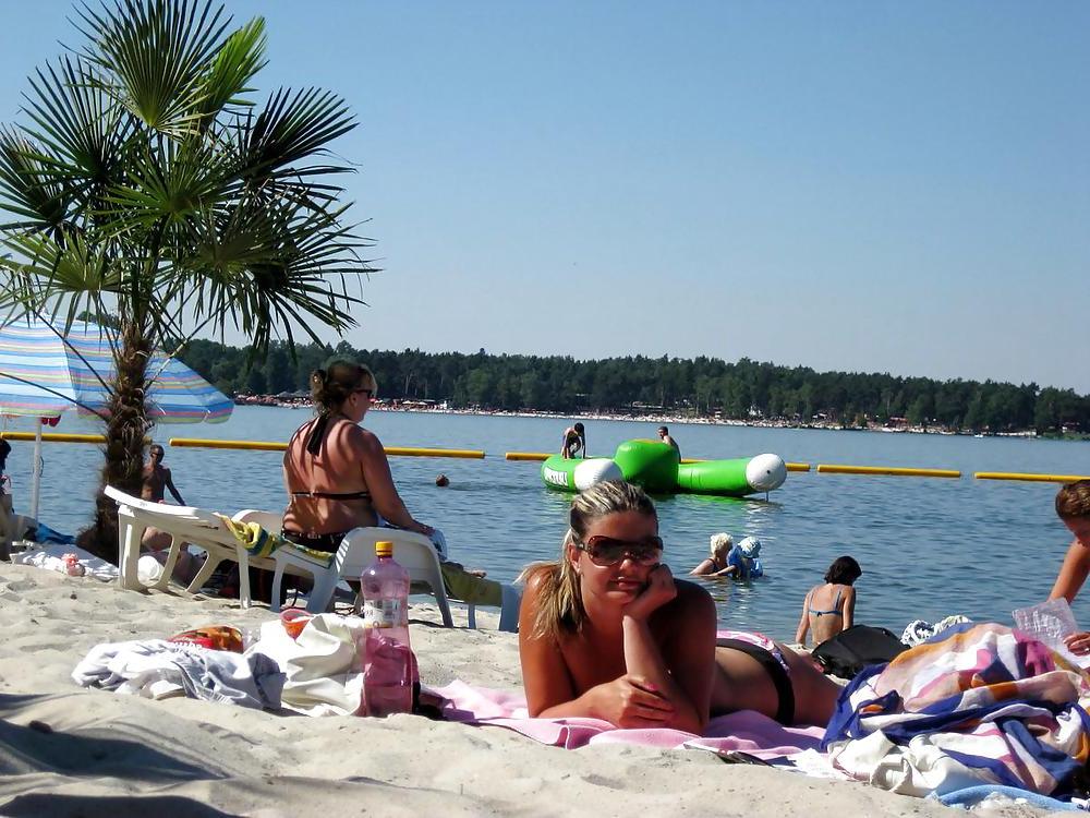 25P Mädchen im Urlaub