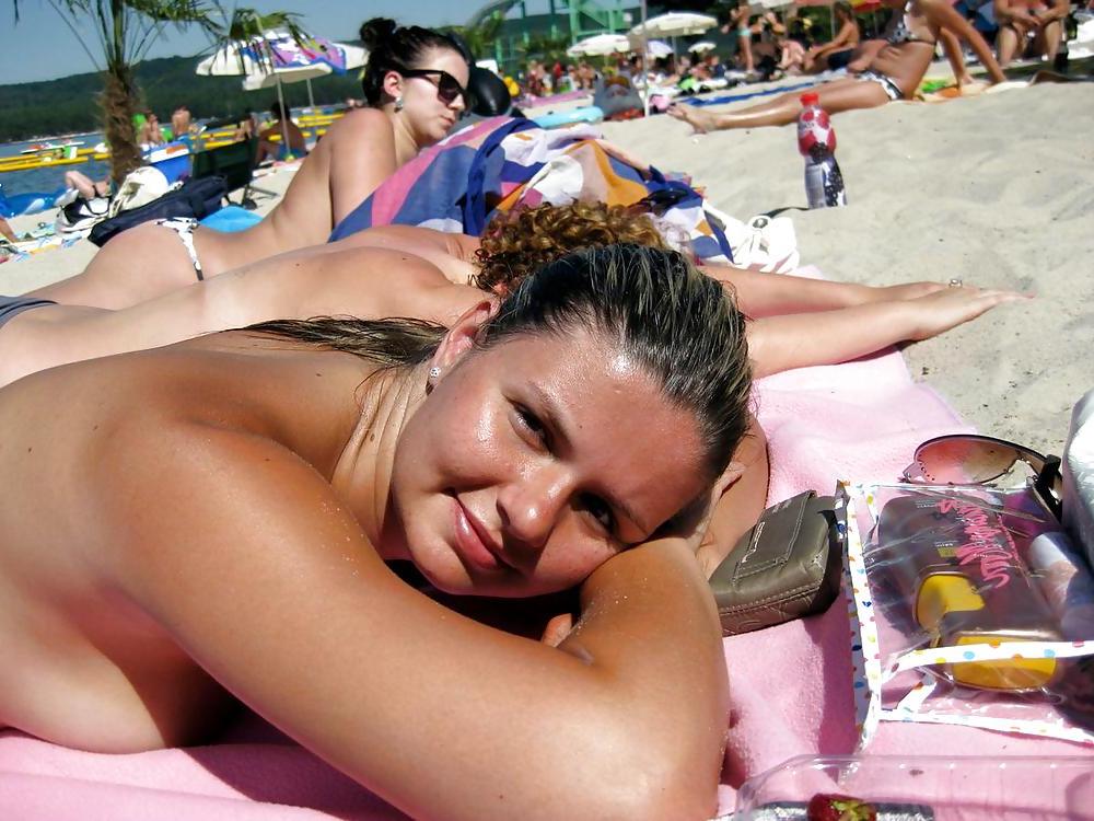 25P Mädchen im Urlaub