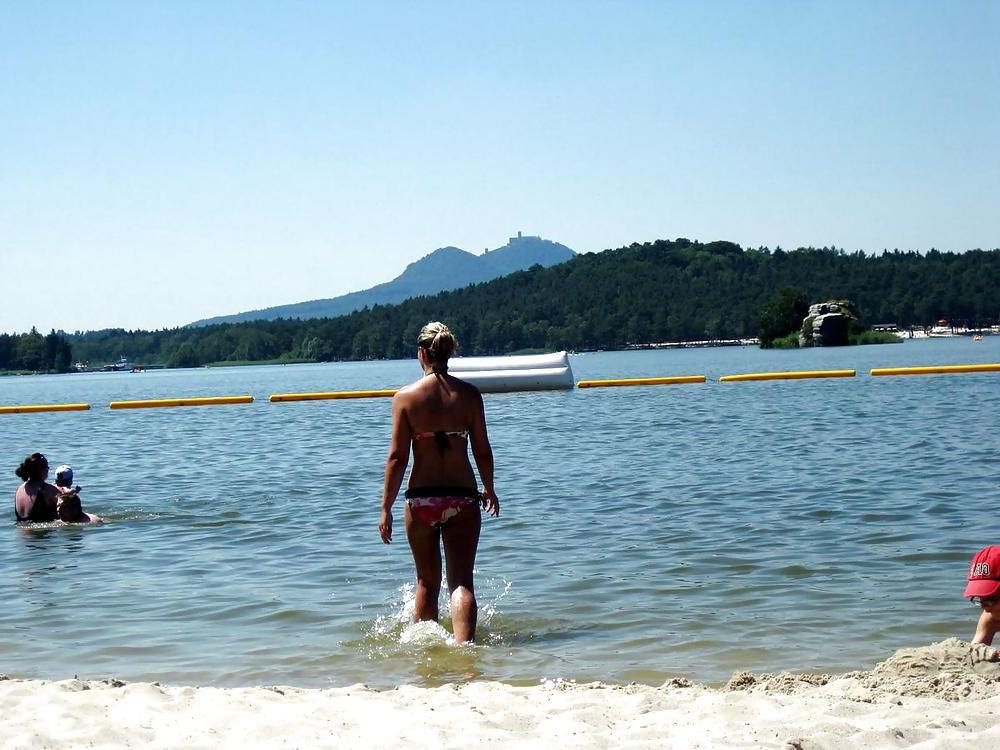25P Mädchen im Urlaub