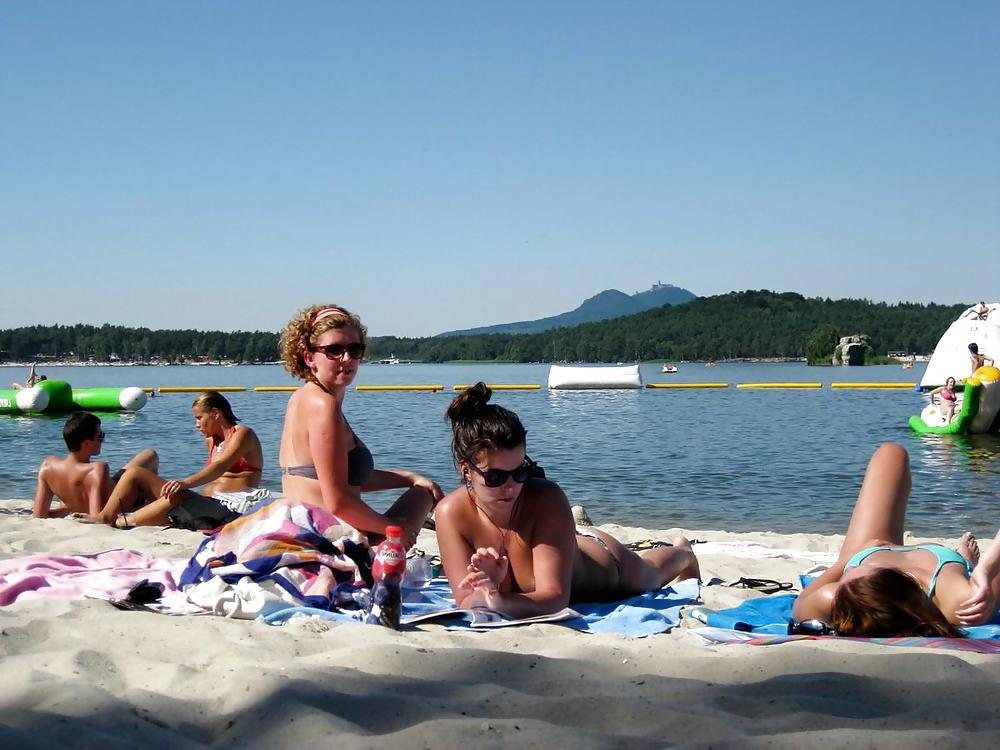 25P Mädchen im Urlaub