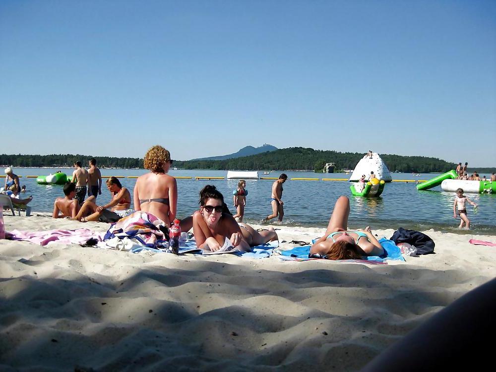 25P Mädchen im Urlaub