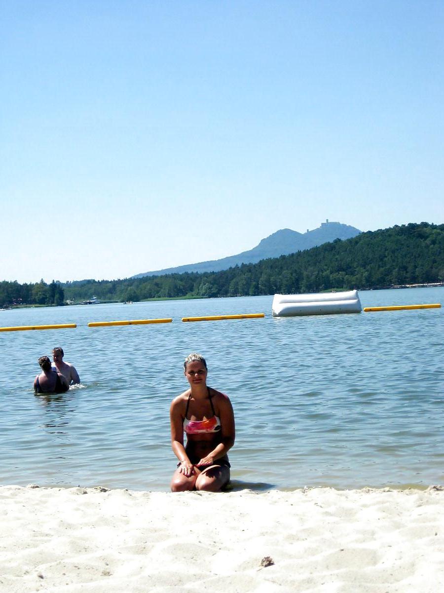 25P Mädchen im Urlaub