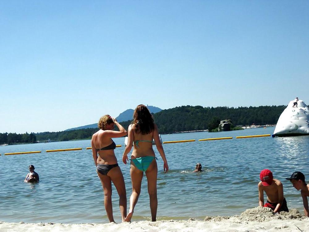 25P Mädchen im Urlaub