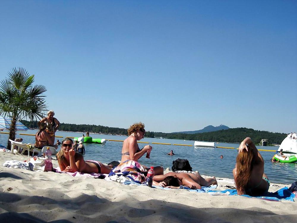 25P Mädchen im Urlaub