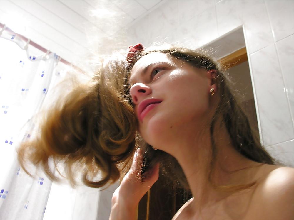 25P CUTIE HAIRY GIRLFRIEND SHAVING