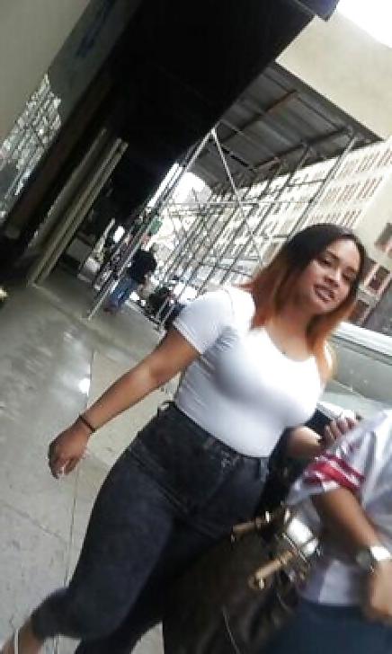 5P Candid tits 