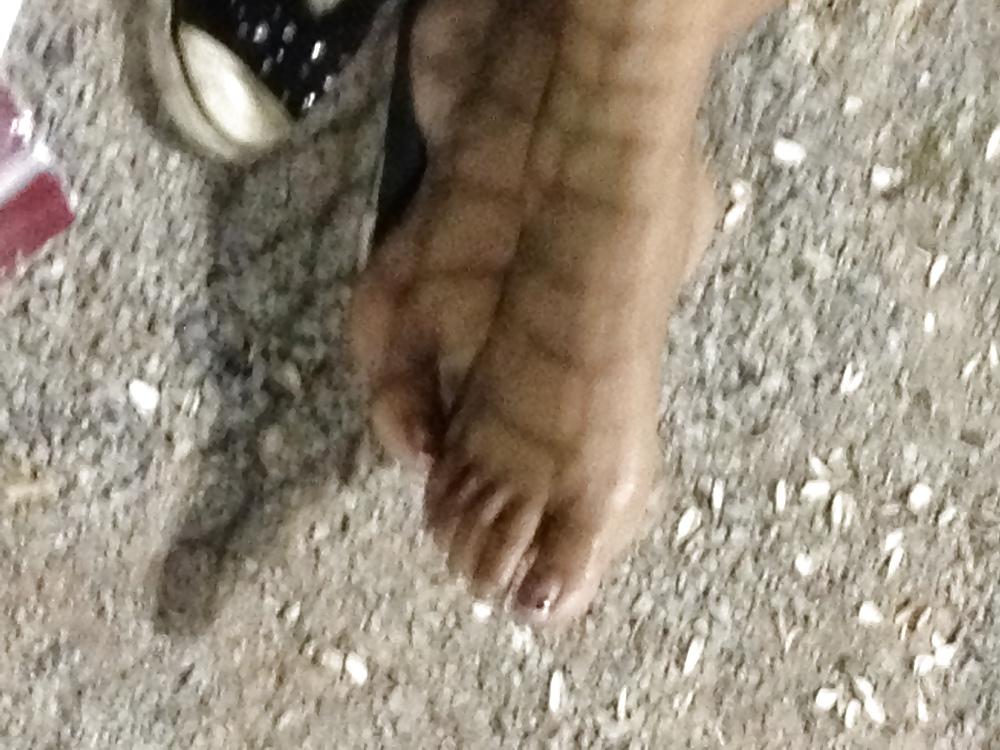 11P Candid indian feet