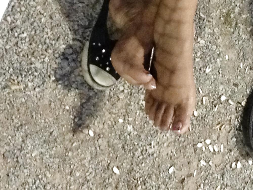 11P Candid indian feet