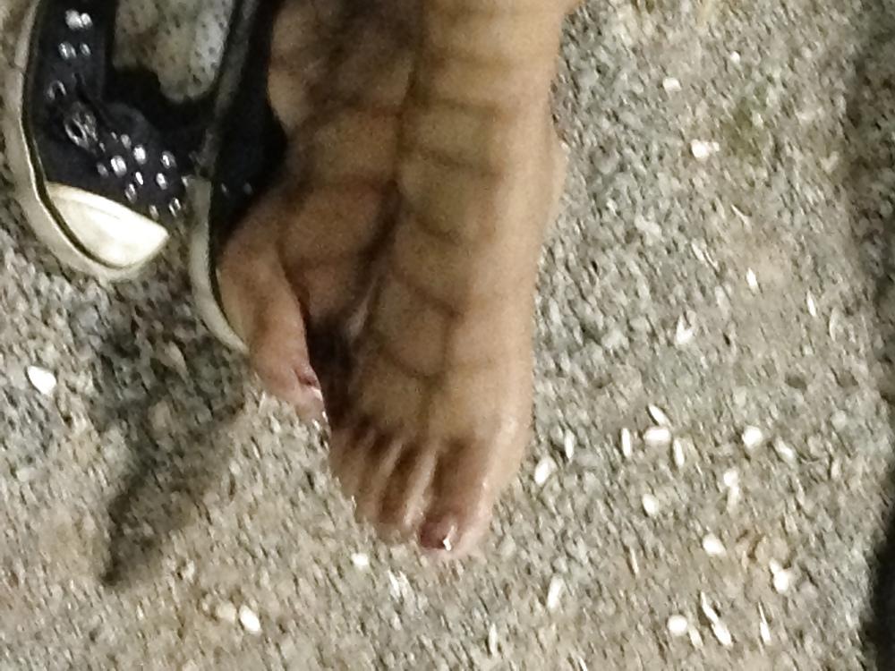 11P Candid indian feet