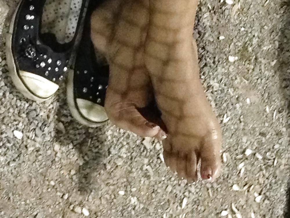 11P Candid indian feet