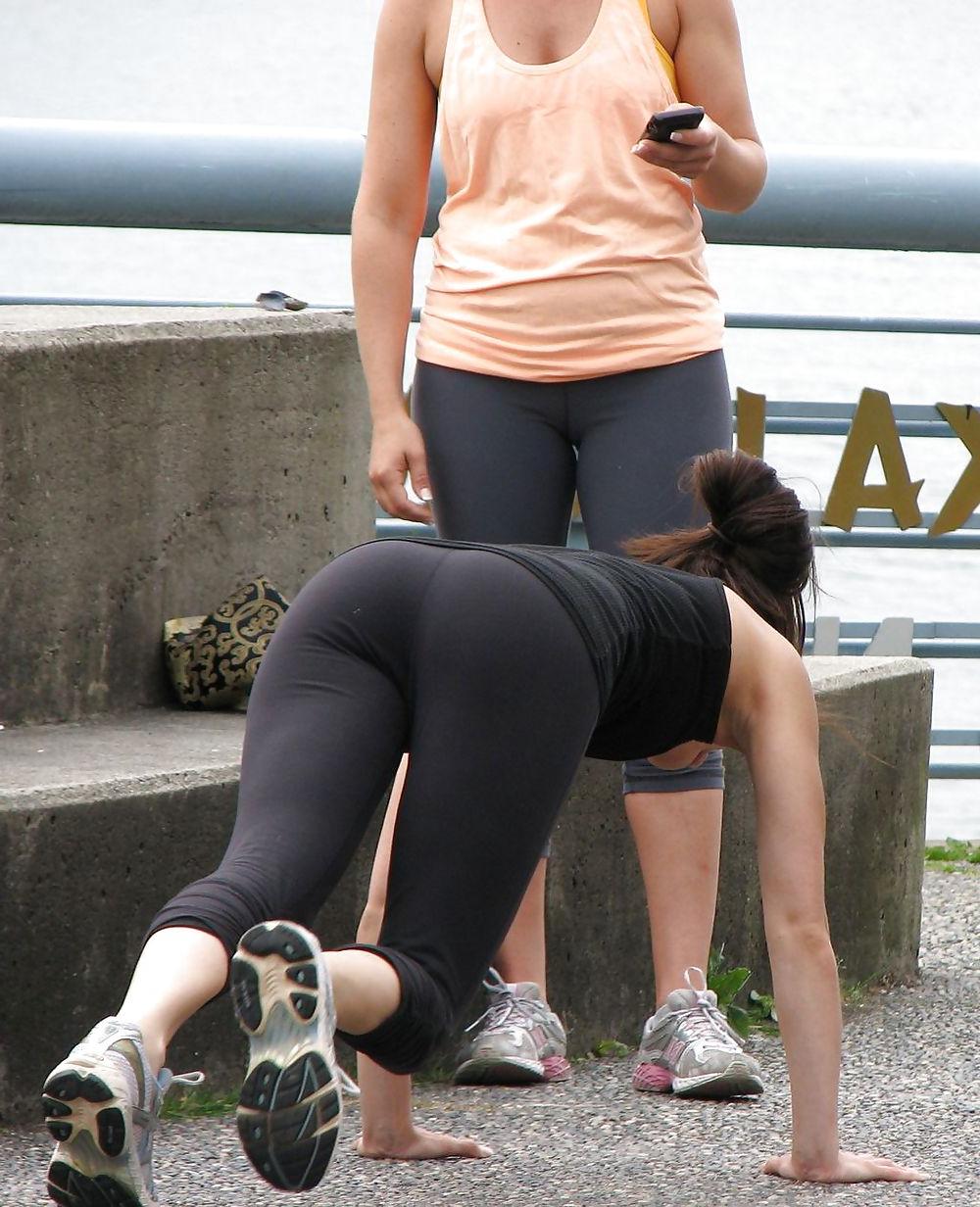 25P Celebrity Cameltoe's