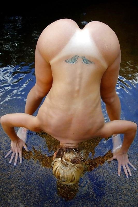 16P Hot Wife With Tan Lines Posing Naked At The Lake